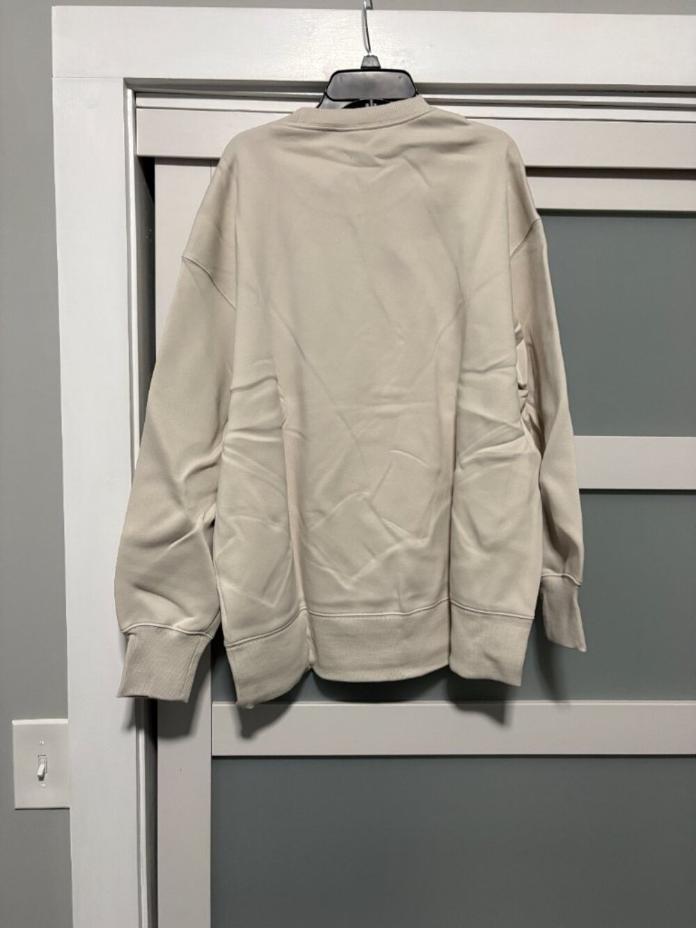 Women's Nike Oversized Fit Fleece Crewneck Sweatshirt Khaki Tan sz M NEW - Picture 4 of 4